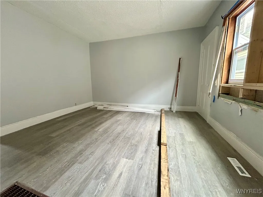 108 Weiss Street, Buffalo, New York 14206, Buffalo, New York 14206, 4 Bedrooms Bedrooms, ,4 BathroomsBathrooms,Residential,For Sale,108 Weiss Street, Buffalo, New York 14206,0,B1641365