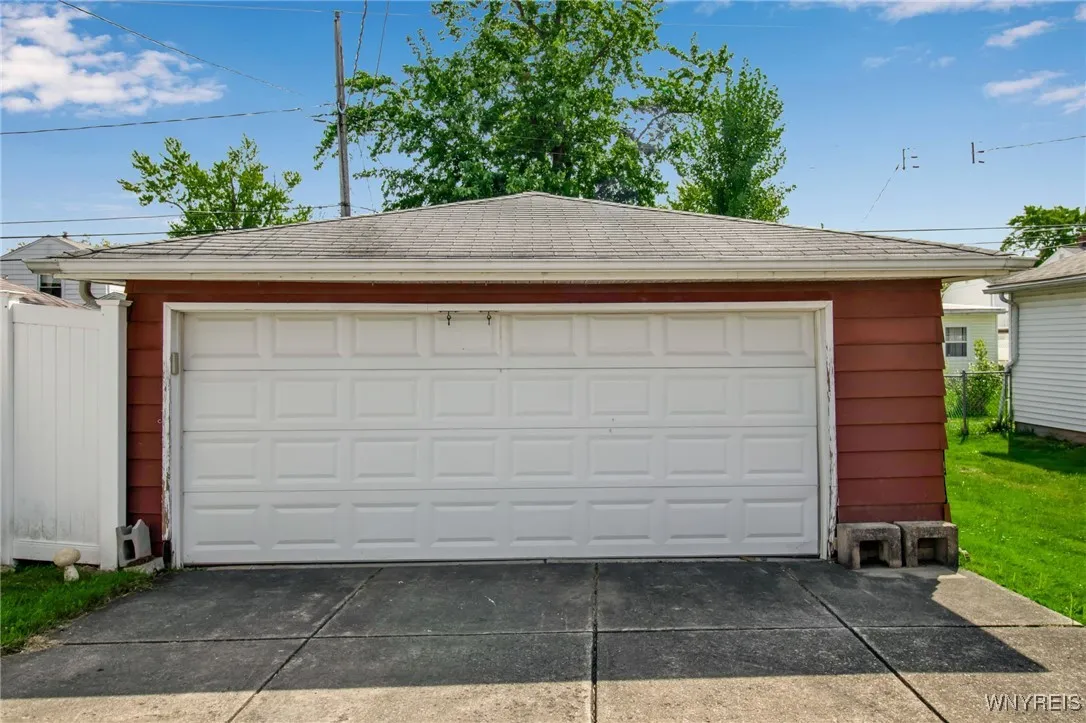 7 Fancher Avenue, Tonawanda, New York 14223, Tonawanda, New York 14223, 3 Bedrooms Bedrooms, 6 Rooms Rooms,1 BathroomBathrooms,Residential,For Sale,7 Fancher Avenue, Tonawanda, New York 14223,0,B1641020