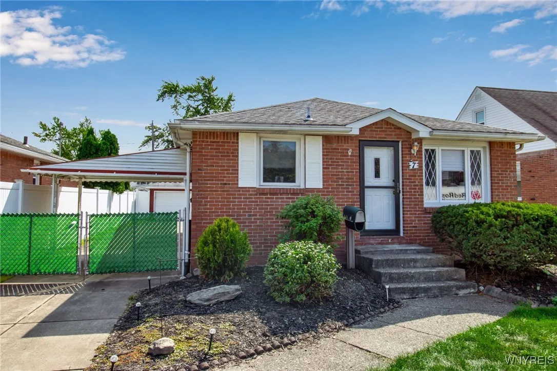 7 Fancher Avenue, Tonawanda, New York 14223, Tonawanda, New York 14223, 3 Bedrooms Bedrooms, 6 Rooms Rooms,1 BathroomBathrooms,Residential,For Sale,7 Fancher Avenue, Tonawanda, New York 14223,0,B1641020
