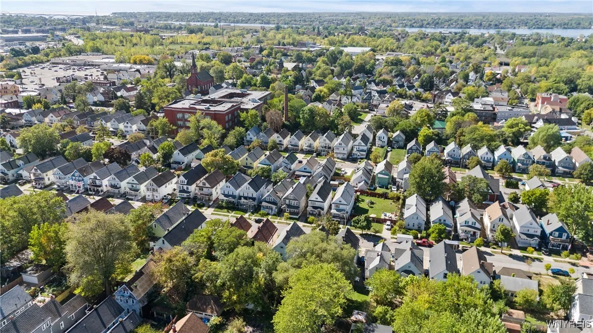 145 Peter Street, Buffalo, New York 14207, Buffalo, New York 14207, 4 Bedrooms Bedrooms, ,2 BathroomsBathrooms,Residential,For Sale,145 Peter Street, Buffalo, New York 14207,0,B1638879