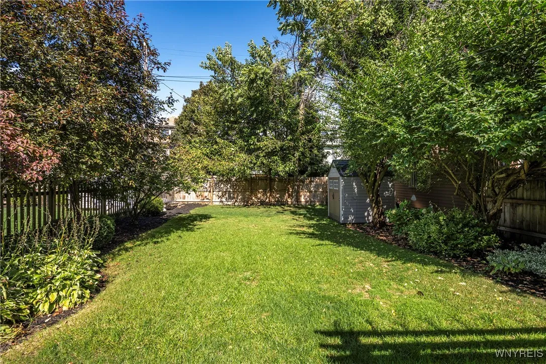 33 Cleveland Avenue, Buffalo, New York 14222, Buffalo, New York 14222, 4 Bedrooms Bedrooms, 12 Rooms Rooms,3 BathroomsBathrooms,Residential,Closed,33 Cleveland Avenue, Buffalo, New York 14222,0,B1641142