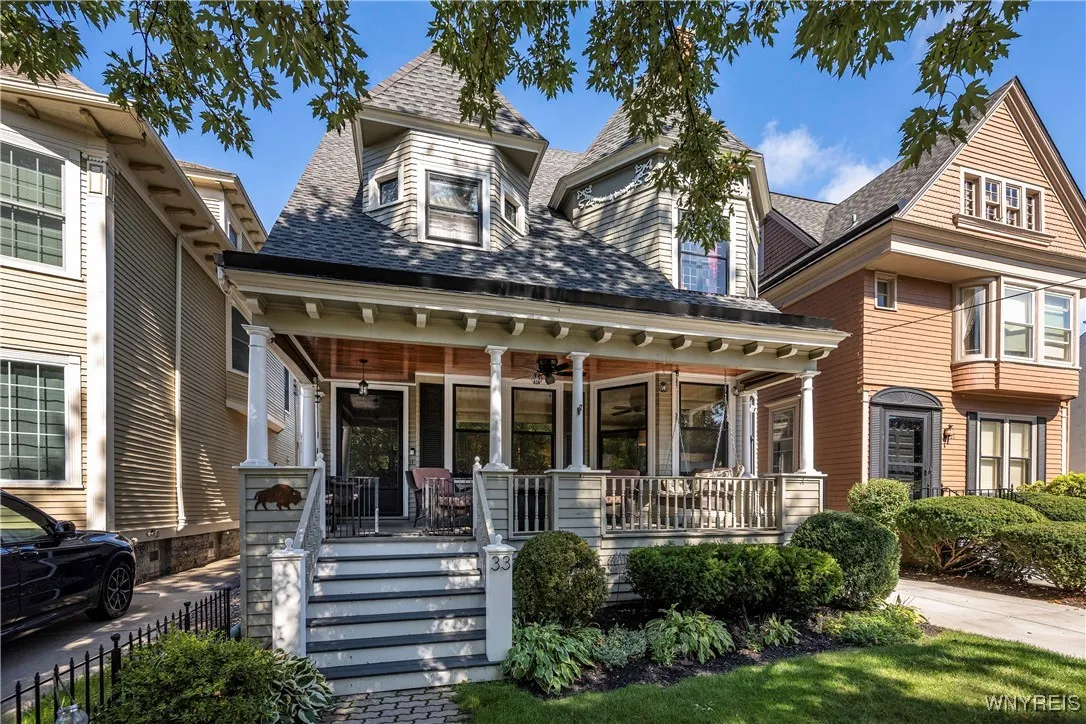 33 Cleveland Avenue, Buffalo, New York 14222, Buffalo, New York 14222, 4 Bedrooms Bedrooms, 12 Rooms Rooms,3 BathroomsBathrooms,Residential,Closed,33 Cleveland Avenue, Buffalo, New York 14222,0,B1641142