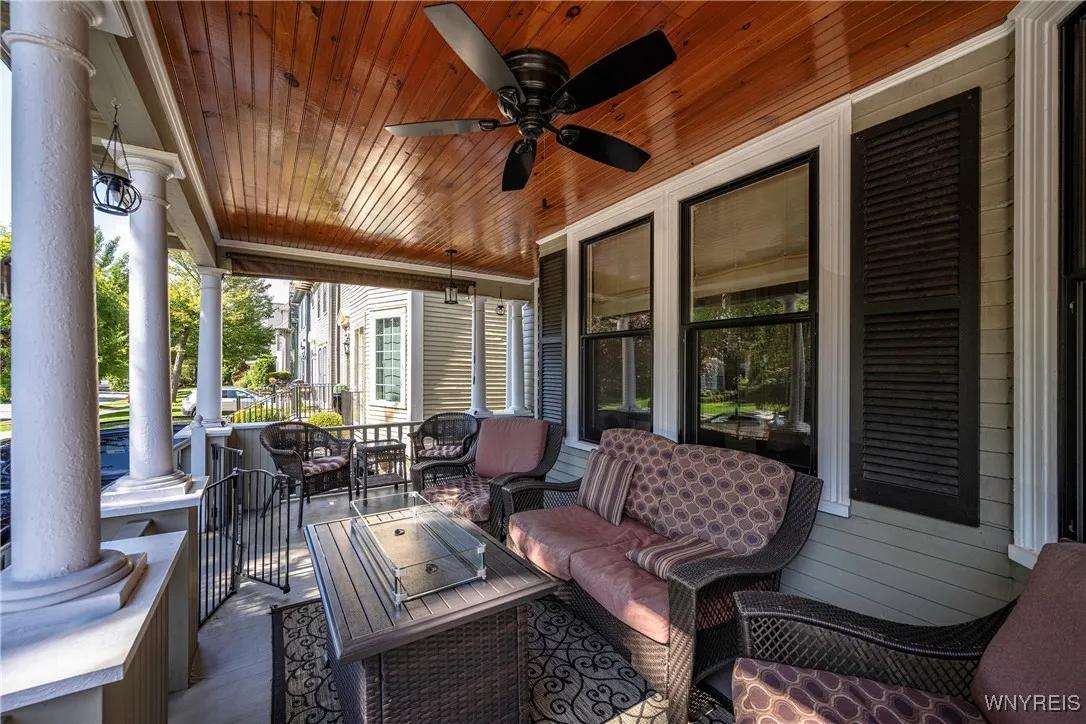 33 Cleveland Avenue, Buffalo, New York 14222, Buffalo, New York 14222, 4 Bedrooms Bedrooms, 12 Rooms Rooms,3 BathroomsBathrooms,Residential,Closed,33 Cleveland Avenue, Buffalo, New York 14222,0,B1641142