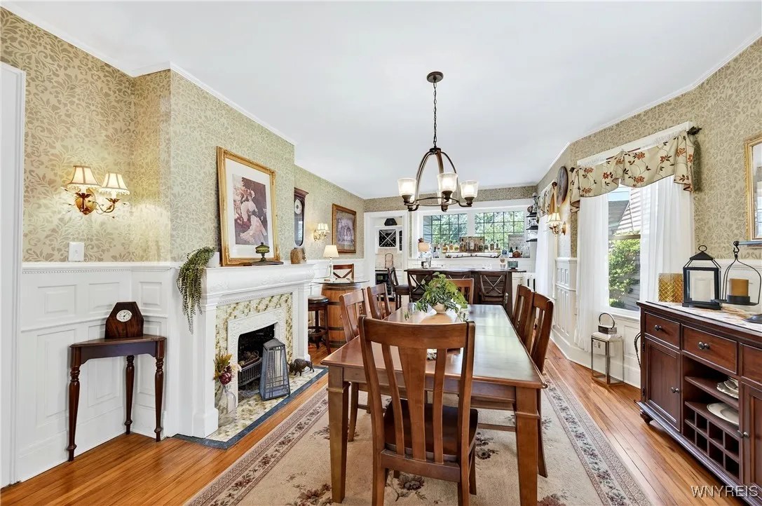 33 Cleveland Avenue, Buffalo, New York 14222, Buffalo, New York 14222, 4 Bedrooms Bedrooms, 12 Rooms Rooms,3 BathroomsBathrooms,Residential,Closed,33 Cleveland Avenue, Buffalo, New York 14222,0,B1641142