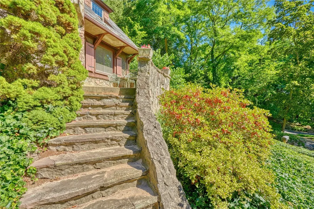 1666 Highland Avenue, Rochester, New York 14618, Rochester, New York 14618, 3 Bedrooms Bedrooms, 8 Rooms Rooms,2 BathroomsBathrooms,Residential,Closed,1666 Highland Avenue, Rochester, New York 14618,0,R1640577