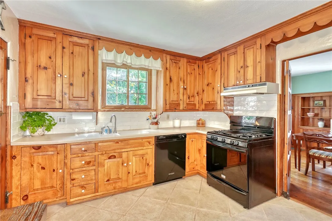 1666 Highland Avenue, Rochester, New York 14618, Rochester, New York 14618, 3 Bedrooms Bedrooms, 8 Rooms Rooms,2 BathroomsBathrooms,Residential,Closed,1666 Highland Avenue, Rochester, New York 14618,0,R1640577