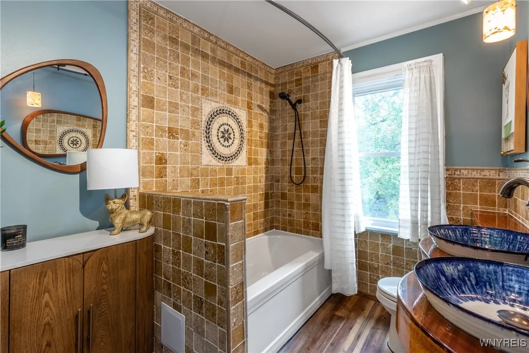 230 Hendricks Blvd, Amherst, New York 14226, Amherst, New York 14226, 3 Bedrooms Bedrooms, 6 Rooms Rooms,1 BathroomBathrooms,Residential,For Sale,230 Hendricks Blvd, Amherst, New York 14226,0,B1640676
