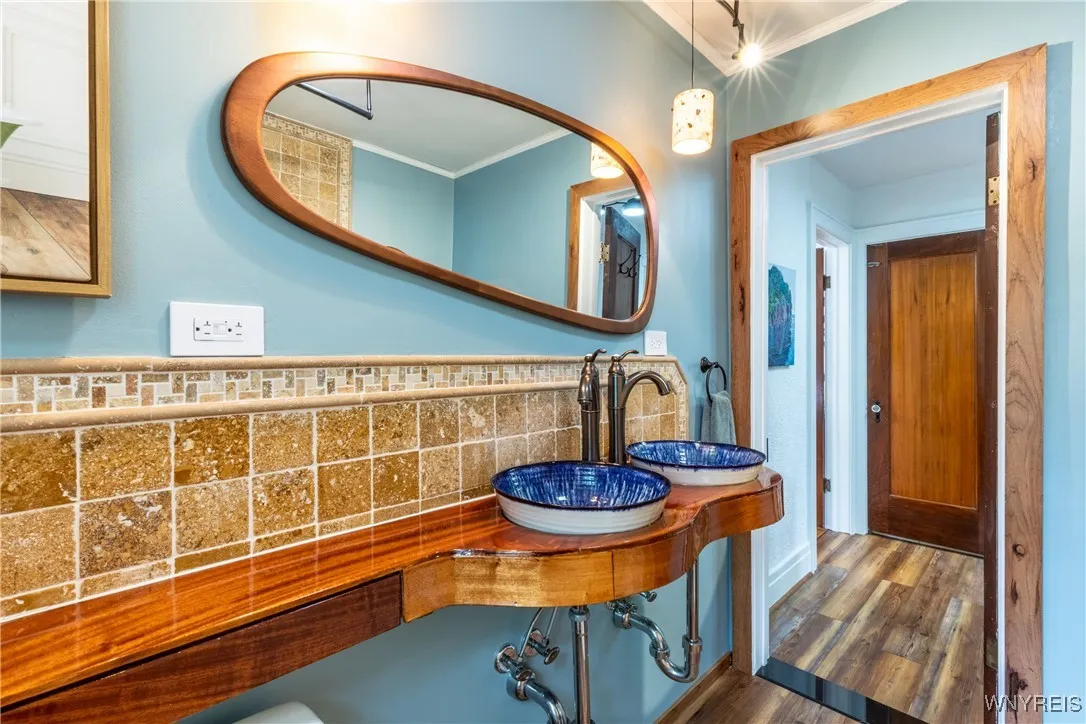 230 Hendricks Blvd, Amherst, New York 14226, Amherst, New York 14226, 3 Bedrooms Bedrooms, 6 Rooms Rooms,1 BathroomBathrooms,Residential,For Sale,230 Hendricks Blvd, Amherst, New York 14226,0,B1640676
