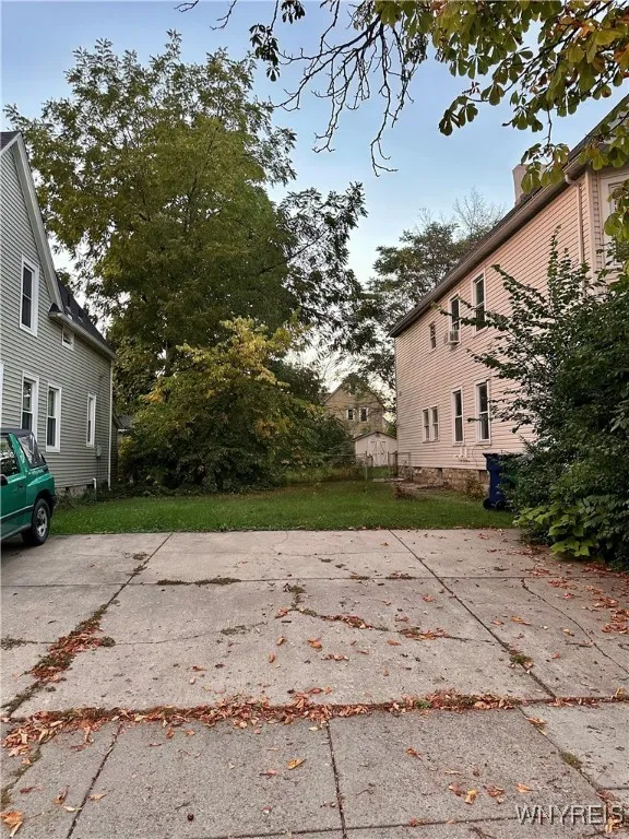 Driveway & Lot