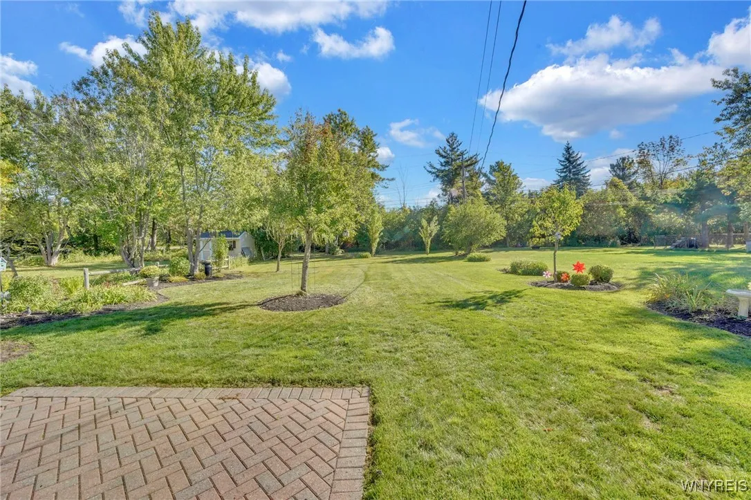 4161 Sheva Lane, Hamburg, New York 14075, Hamburg, New York 14075, 3 Bedrooms Bedrooms, 11 Rooms Rooms,1 BathroomBathrooms,Residential,For Sale,4161 Sheva Lane, Hamburg, New York 14075,0,B1641193
