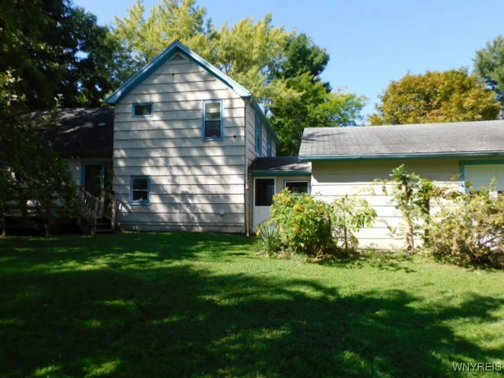5985 Mckinley Parkway, Hamburg, New York 14075, Hamburg, New York 14075, 3 Bedrooms Bedrooms, 7 Rooms Rooms,1 BathroomBathrooms,Residential,For Sale,5985 Mckinley Parkway, Hamburg, New York 14075,0,B1641659