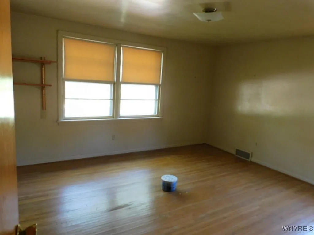 5985 Mckinley Parkway, Hamburg, New York 14075, Hamburg, New York 14075, 3 Bedrooms Bedrooms, 7 Rooms Rooms,1 BathroomBathrooms,Residential,For Sale,5985 Mckinley Parkway, Hamburg, New York 14075,0,B1641659