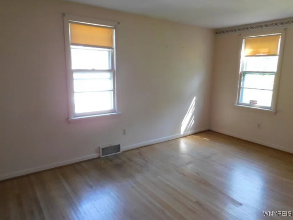 5985 Mckinley Parkway, Hamburg, New York 14075, Hamburg, New York 14075, 3 Bedrooms Bedrooms, 7 Rooms Rooms,1 BathroomBathrooms,Residential,For Sale,5985 Mckinley Parkway, Hamburg, New York 14075,0,B1641659