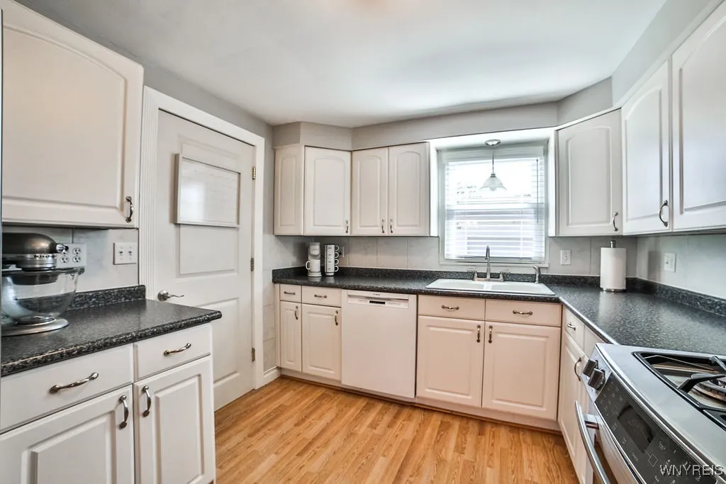 84 Coventry Road, Tonawanda, New York 14217, Tonawanda, New York 14217, 2 Bedrooms Bedrooms, 5 Rooms Rooms,1 BathroomBathrooms,Residential,Closed,84 Coventry Road, Tonawanda, New York 14217,0,B1641300