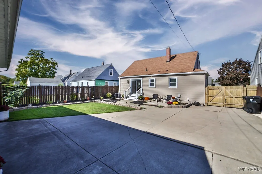 84 Coventry Road, Tonawanda, New York 14217, Tonawanda, New York 14217, 2 Bedrooms Bedrooms, 5 Rooms Rooms,1 BathroomBathrooms,Residential,Closed,84 Coventry Road, Tonawanda, New York 14217,0,B1641300