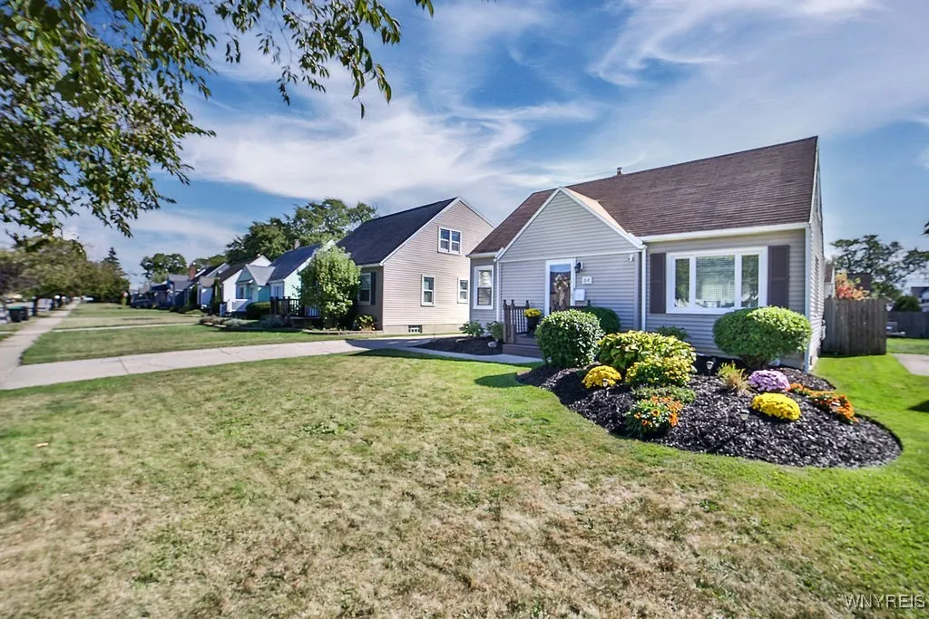 84 Coventry Road, Tonawanda, New York 14217, Tonawanda, New York 14217, 2 Bedrooms Bedrooms, 5 Rooms Rooms,1 BathroomBathrooms,Residential,Closed,84 Coventry Road, Tonawanda, New York 14217,0,B1641300