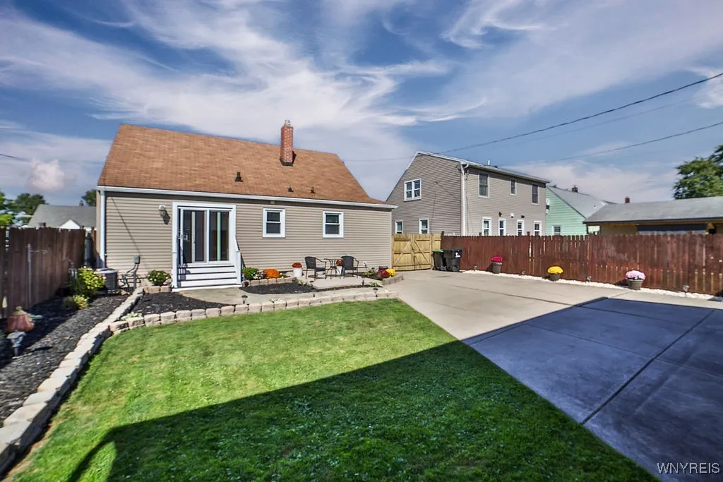 84 Coventry Road, Tonawanda, New York 14217, Tonawanda, New York 14217, 2 Bedrooms Bedrooms, 5 Rooms Rooms,1 BathroomBathrooms,Residential,Closed,84 Coventry Road, Tonawanda, New York 14217,0,B1641300