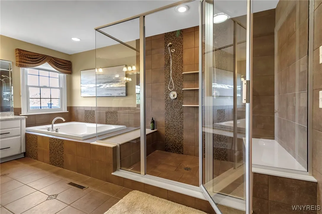 6408 Heise Road, Clarence, New York 14032, Clarence, New York 14032, 4 Bedrooms Bedrooms, 15 Rooms Rooms,3 BathroomsBathrooms,Residential Lease,For Rent,6408 Heise Road, Clarence, New York 14032,0,B1640344