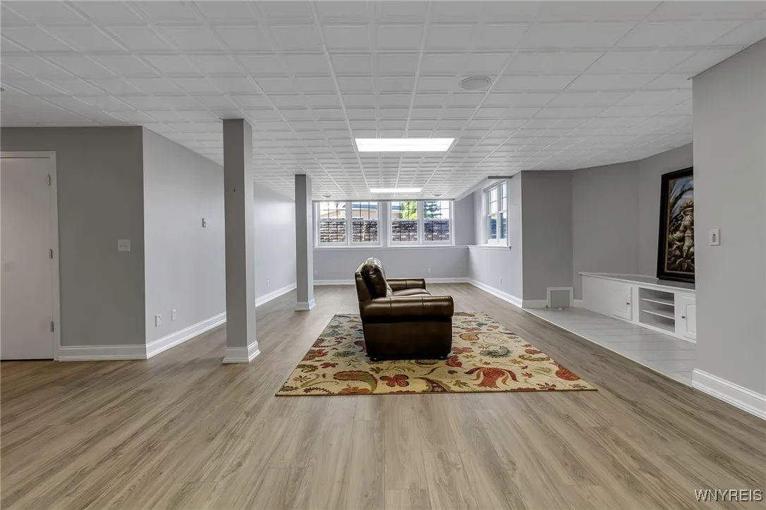 6408 Heise Road, Clarence, New York 14032, Clarence, New York 14032, 4 Bedrooms Bedrooms, 15 Rooms Rooms,3 BathroomsBathrooms,Residential Lease,For Rent,6408 Heise Road, Clarence, New York 14032,0,B1640344