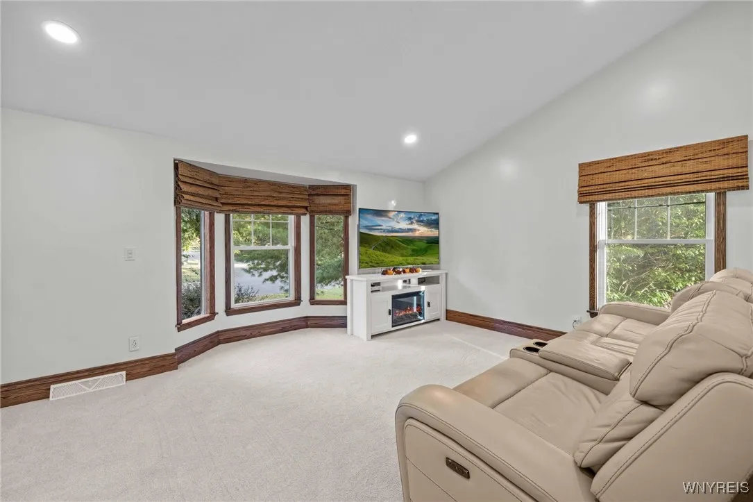 131 Shady Grove Drive, Amherst, New York 14051, Amherst, New York 14051, 3 Bedrooms Bedrooms, 11 Rooms Rooms,2 BathroomsBathrooms,Residential,For Sale,131 Shady Grove Drive, Amherst, New York 14051,0,B1641221