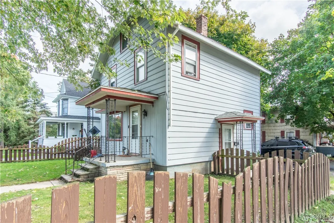 202 Michigan Avenue, Watertown City, New York 1360, Watertown City, New York 13601, 3 Bedrooms Bedrooms, 7 Rooms Rooms,1 BathroomBathrooms,Residential,For Sale,202 Michigan Avenue, Watertown City, New York 1360,0,S1641762