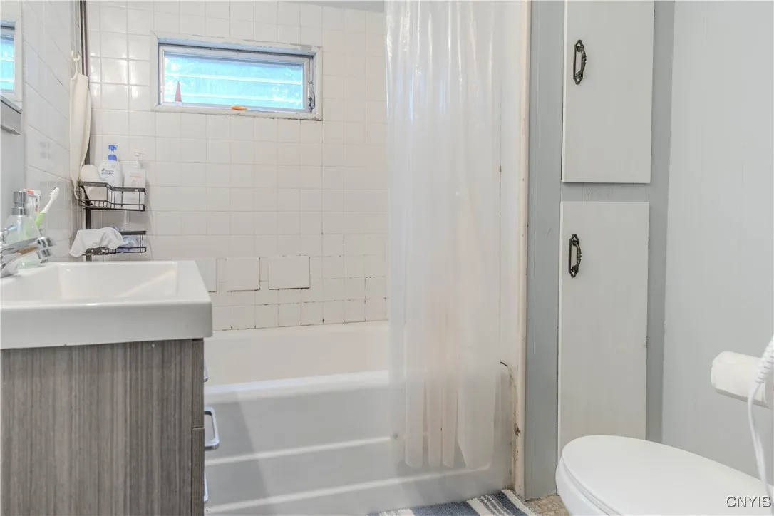 202 Michigan Avenue, Watertown City, New York 1360, Watertown City, New York 13601, 3 Bedrooms Bedrooms, 7 Rooms Rooms,1 BathroomBathrooms,Residential,For Sale,202 Michigan Avenue, Watertown City, New York 1360,0,S1641762