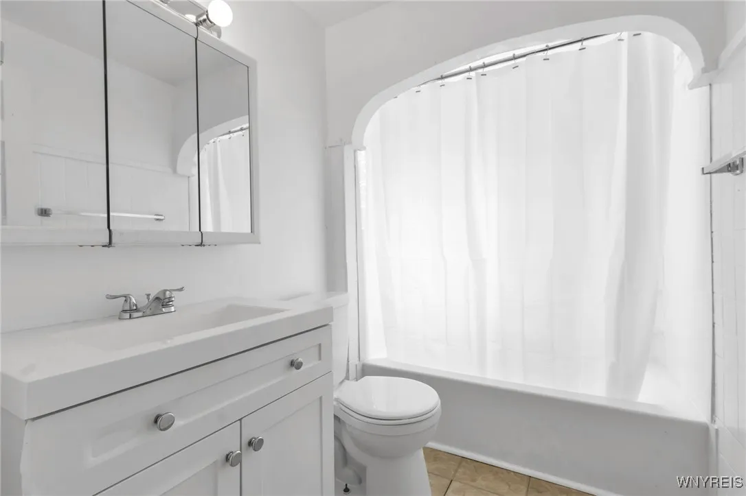 24 Lovering Avenue, Buffalo, New York 14216, Buffalo, New York 14216, 6 Bedrooms Bedrooms, ,2 BathroomsBathrooms,Residential,For Sale,24 Lovering Avenue, Buffalo, New York 14216,0,B1641028