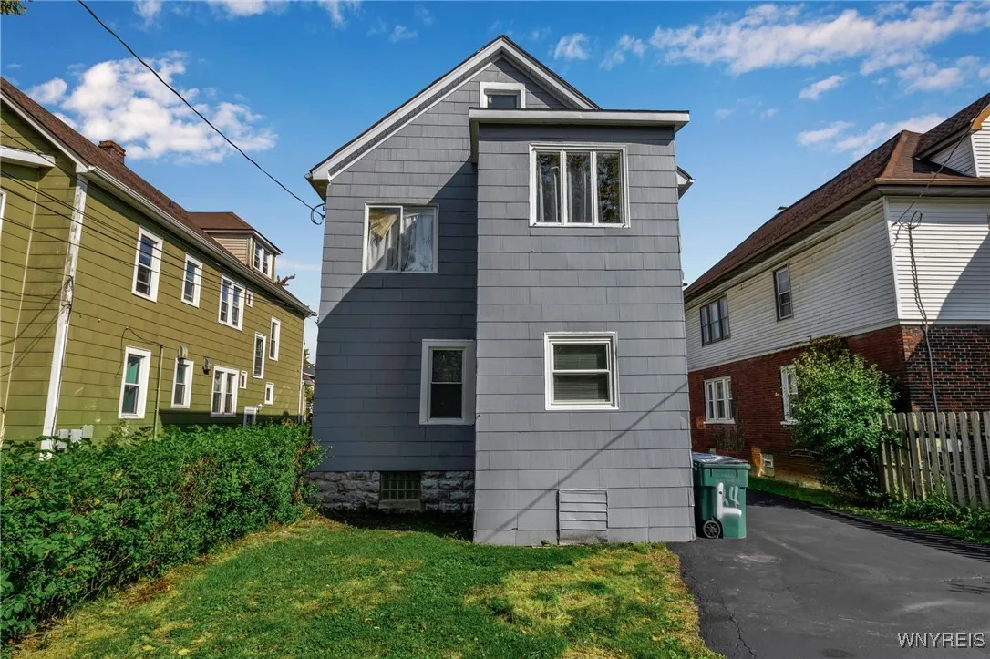 24 Lovering Avenue, Buffalo, New York 14216, Buffalo, New York 14216, 6 Bedrooms Bedrooms, ,2 BathroomsBathrooms,Residential,For Sale,24 Lovering Avenue, Buffalo, New York 14216,0,B1641028