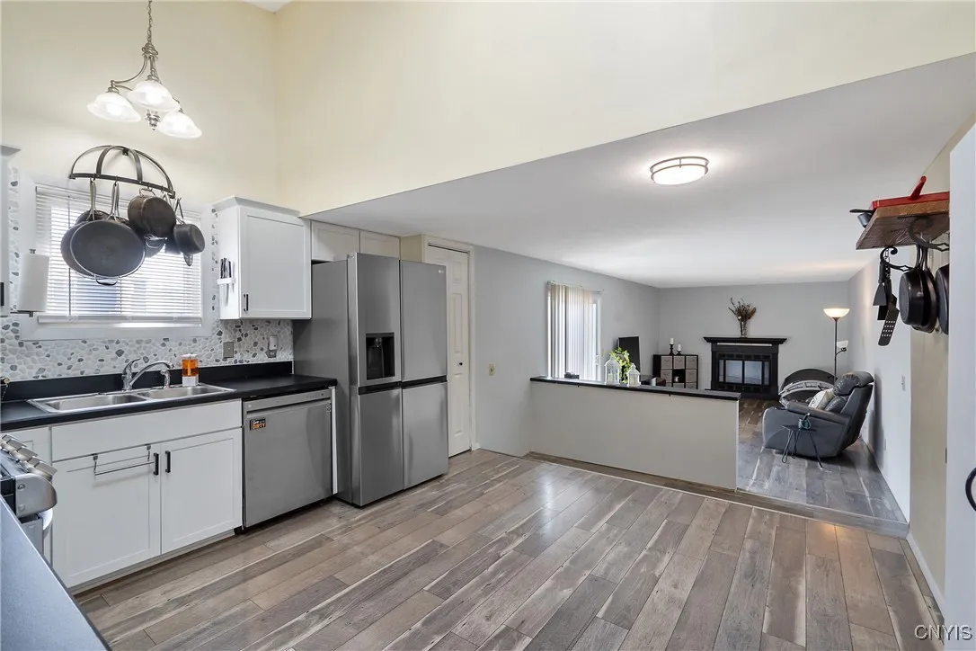 6038 Haifa Lane, Cicero, New York 13039, Cicero, New York 13039, 3 Bedrooms Bedrooms, 10 Rooms Rooms,2 BathroomsBathrooms,Residential,For Sale,6038 Haifa Lane, Cicero, New York 13039,0,S1641739