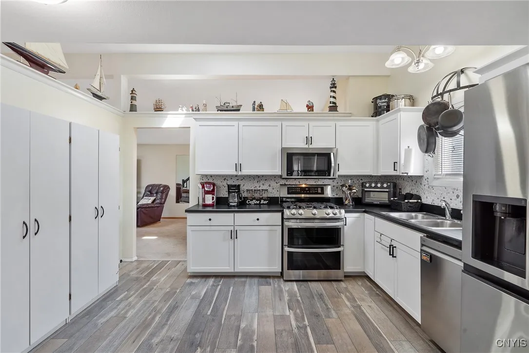 6038 Haifa Lane, Cicero, New York 13039, Cicero, New York 13039, 3 Bedrooms Bedrooms, 10 Rooms Rooms,2 BathroomsBathrooms,Residential,For Sale,6038 Haifa Lane, Cicero, New York 13039,0,S1641739