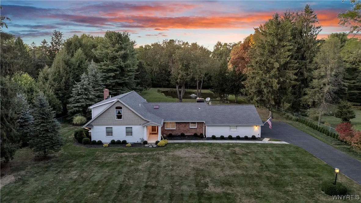 36 Hillcrest Road, Aurora, New York 14052, Aurora, New York 14052, 4 Bedrooms Bedrooms, 10 Rooms Rooms,2 BathroomsBathrooms,Residential,Closed,36 Hillcrest Road, Aurora, New York 14052,0,B1641520