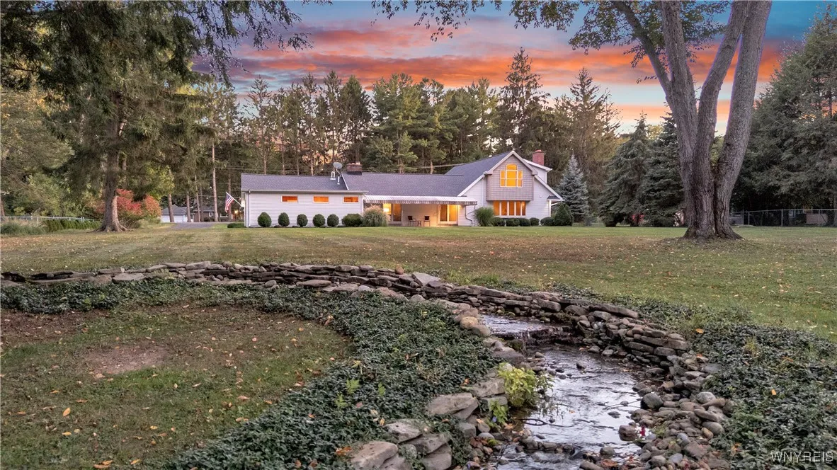 36 Hillcrest Road, Aurora, New York 14052, Aurora, New York 14052, 4 Bedrooms Bedrooms, 10 Rooms Rooms,2 BathroomsBathrooms,Residential,Closed,36 Hillcrest Road, Aurora, New York 14052,0,B1641520