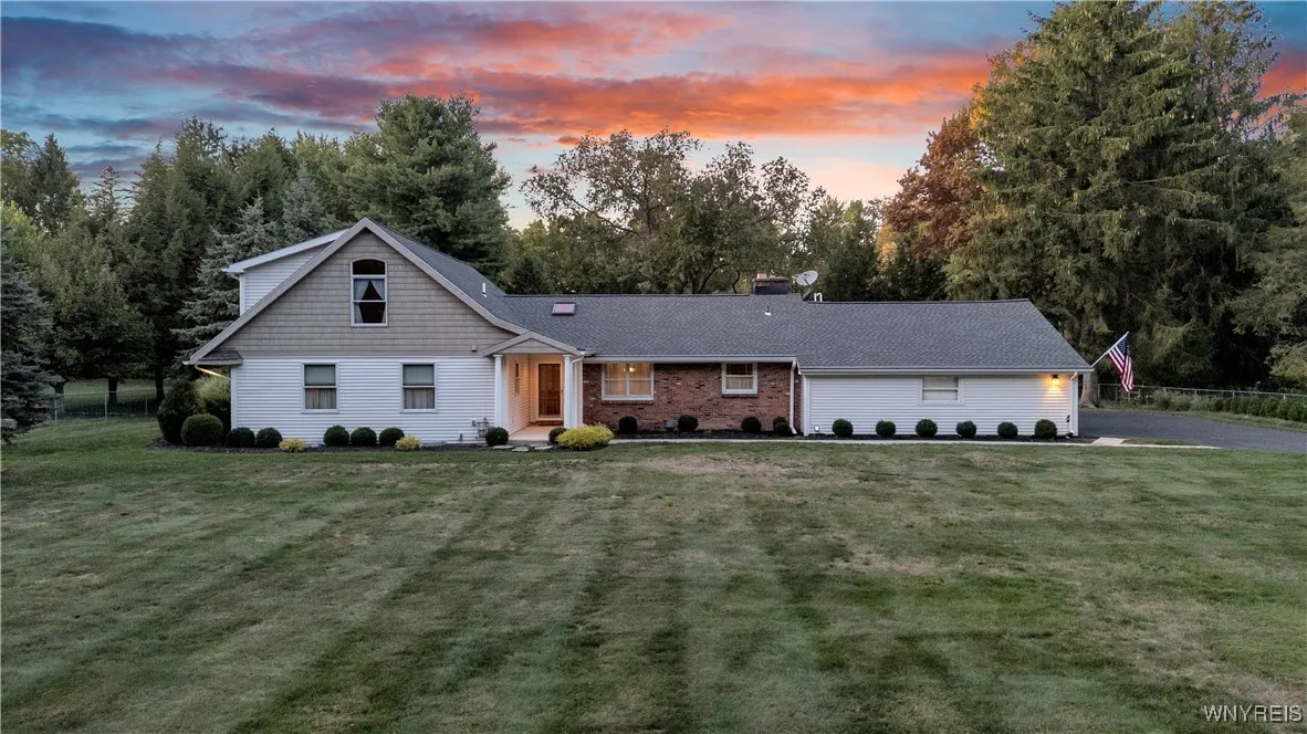 36 Hillcrest Road, Aurora, New York 14052, Aurora, New York 14052, 4 Bedrooms Bedrooms, 10 Rooms Rooms,2 BathroomsBathrooms,Residential,Closed,36 Hillcrest Road, Aurora, New York 14052,0,B1641520