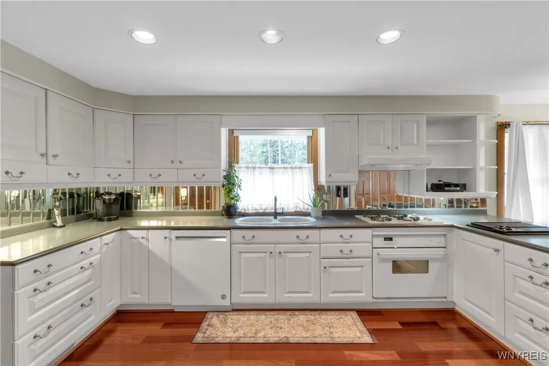 36 Hillcrest Road, Aurora, New York 14052, Aurora, New York 14052, 4 Bedrooms Bedrooms, 10 Rooms Rooms,2 BathroomsBathrooms,Residential,Closed,36 Hillcrest Road, Aurora, New York 14052,0,B1641520