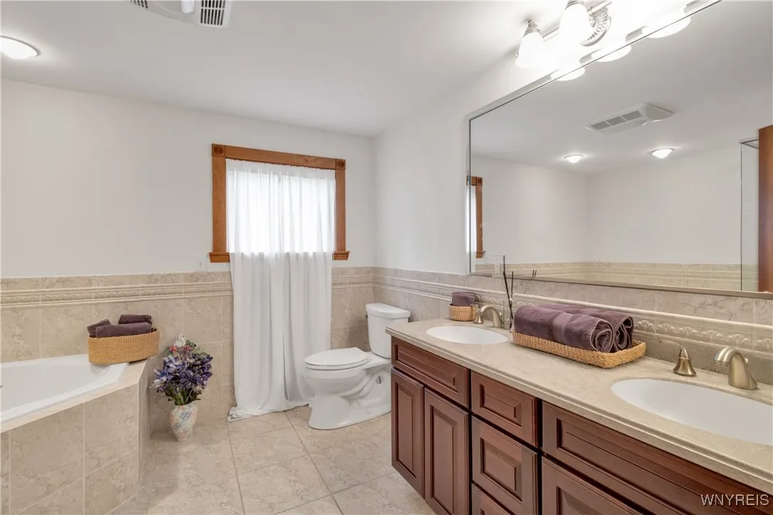 36 Hillcrest Road, Aurora, New York 14052, Aurora, New York 14052, 4 Bedrooms Bedrooms, 10 Rooms Rooms,2 BathroomsBathrooms,Residential,Closed,36 Hillcrest Road, Aurora, New York 14052,0,B1641520
