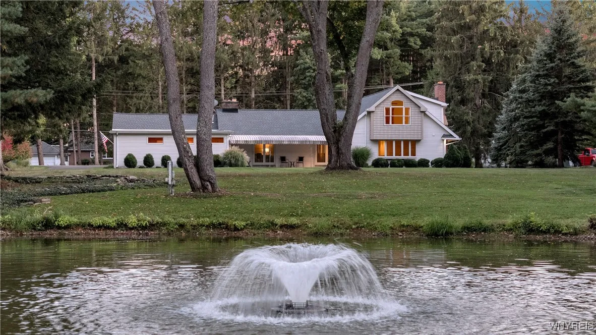 36 Hillcrest Road, Aurora, New York 14052, Aurora, New York 14052, 4 Bedrooms Bedrooms, 10 Rooms Rooms,2 BathroomsBathrooms,Residential,Closed,36 Hillcrest Road, Aurora, New York 14052,0,B1641520
