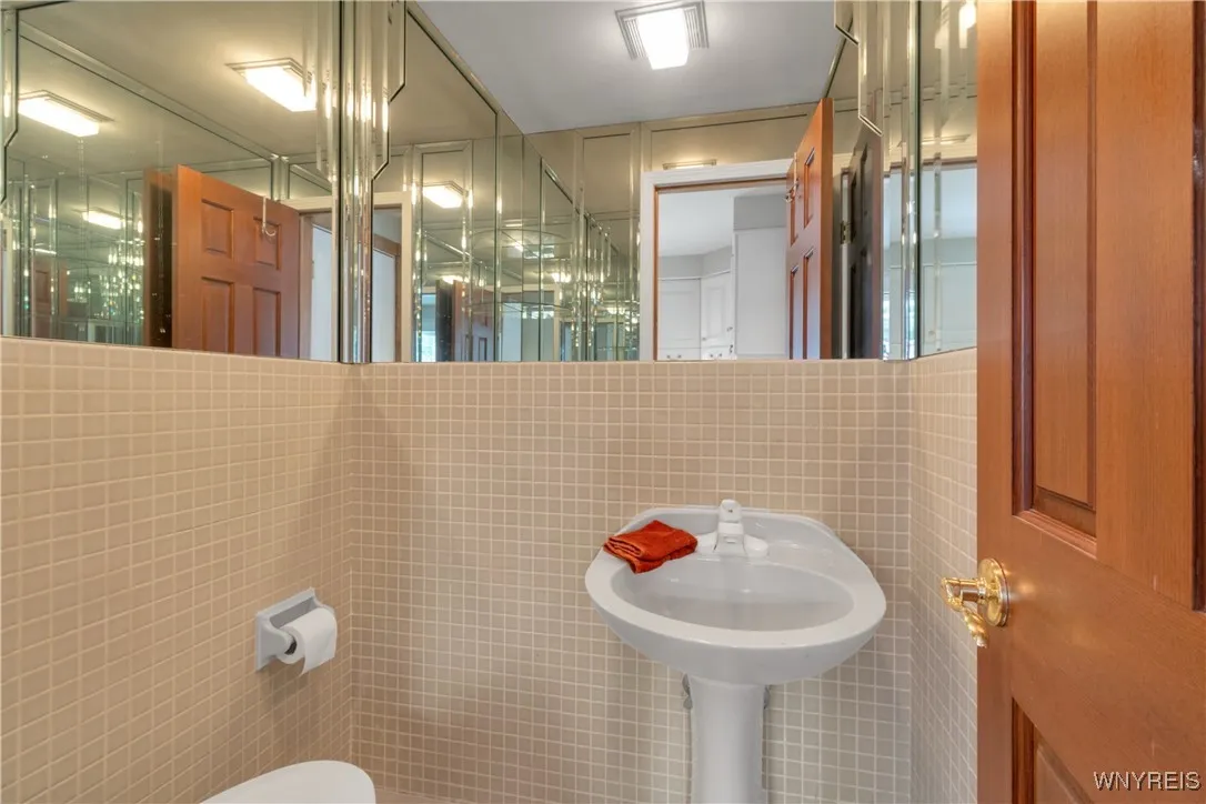 36 Hillcrest Road, Aurora, New York 14052, Aurora, New York 14052, 4 Bedrooms Bedrooms, 10 Rooms Rooms,2 BathroomsBathrooms,Residential,Closed,36 Hillcrest Road, Aurora, New York 14052,0,B1641520
