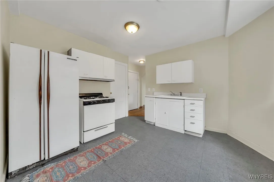 133 Rhode Island Street, Buffalo, New York 14213, Buffalo, New York 14213, 5 Bedrooms Bedrooms, ,3 BathroomsBathrooms,Residential,For Sale,133 Rhode Island Street, Buffalo, New York 14213,0,B1641100
