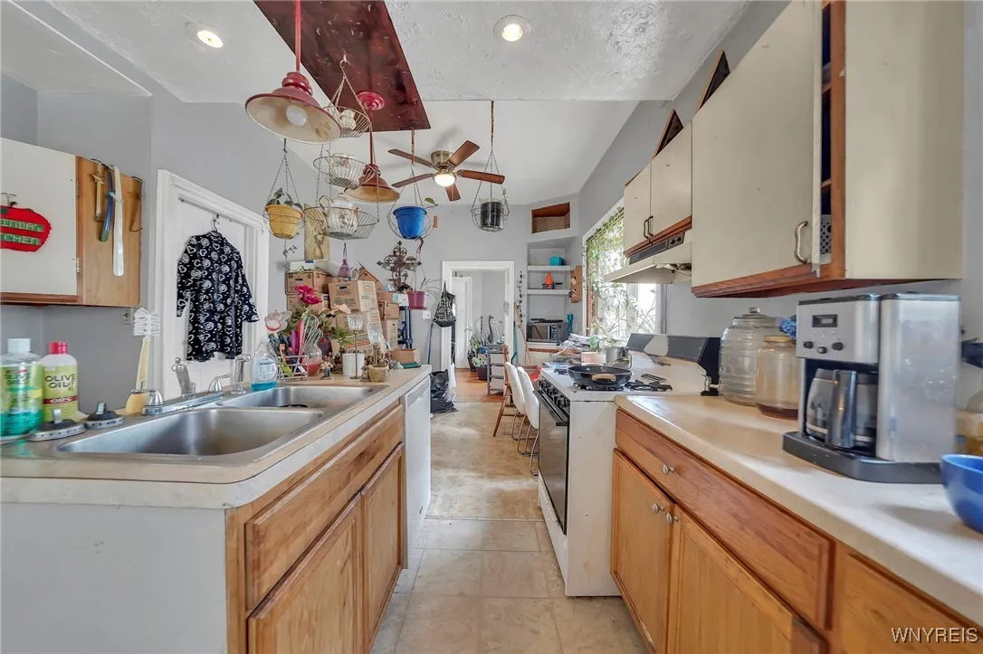 133 Rhode Island Street, Buffalo, New York 14213, Buffalo, New York 14213, 5 Bedrooms Bedrooms, ,3 BathroomsBathrooms,Residential,For Sale,133 Rhode Island Street, Buffalo, New York 14213,0,B1641100
