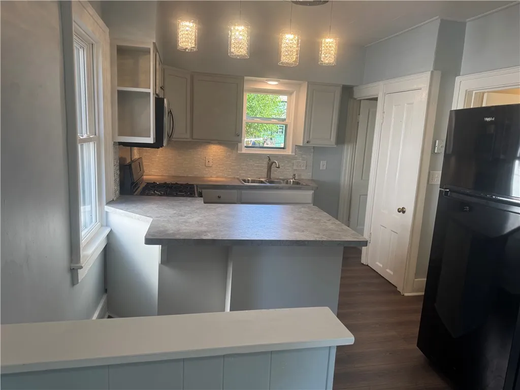 50 Manchester Street, Rochester, New York 14621, Rochester, New York 14621, 1 Bedroom Bedrooms, 5 Rooms Rooms,1 BathroomBathrooms,Residential,Closed,50 Manchester Street, Rochester, New York 14621,0,R1641437