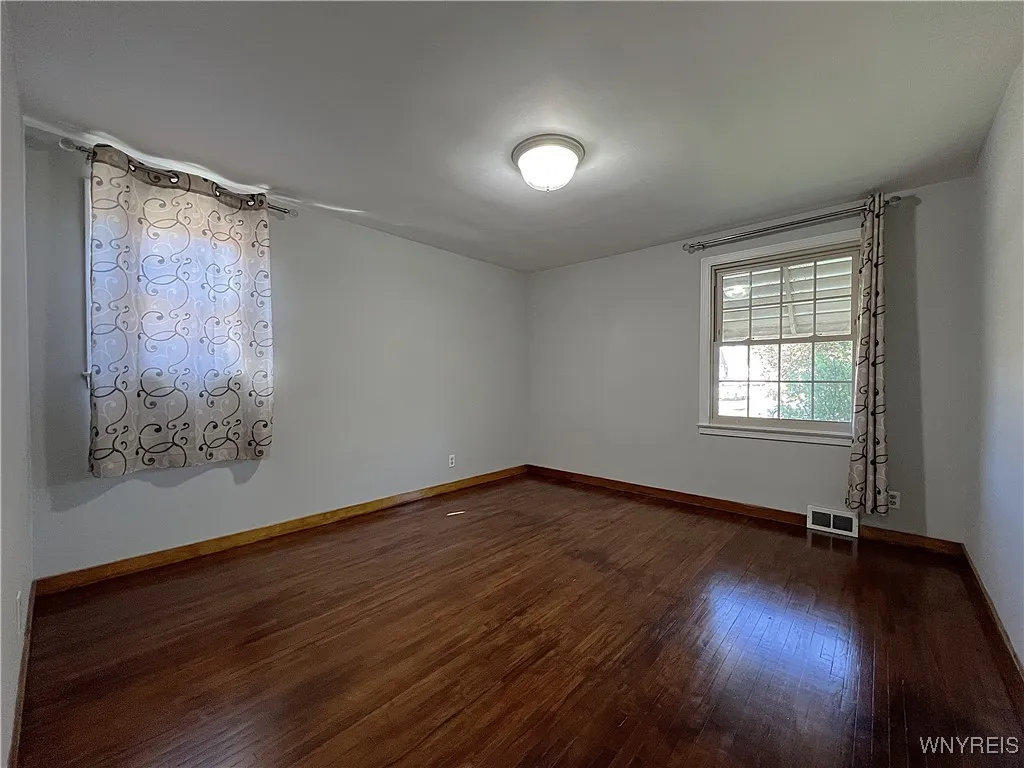 739 Longmeadow Road, Amherst, New York 14226, Amherst, New York 14226, 3 Bedrooms Bedrooms, 6 Rooms Rooms,2 BathroomsBathrooms,Residential,For Sale,739 Longmeadow Road, Amherst, New York 14226,0,B1641646
