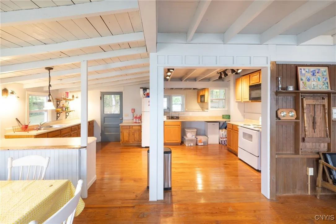 Equipped with kitchen, eat-in area and bathroom.