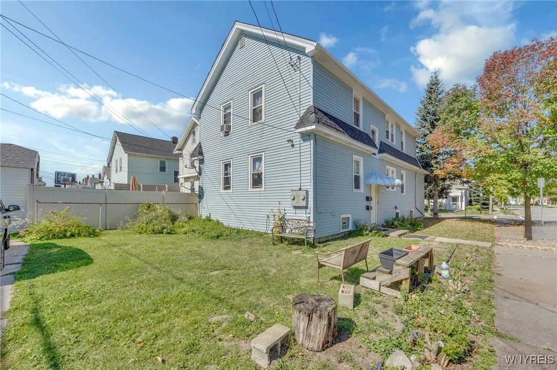 92 Tremont Avenue, Tonawanda, New York 14217, Tonawanda, New York 14217, 4 Bedrooms Bedrooms, ,2 BathroomsBathrooms,Residential,For Sale,92 Tremont Avenue, Tonawanda, New York 14217,0,B1641827