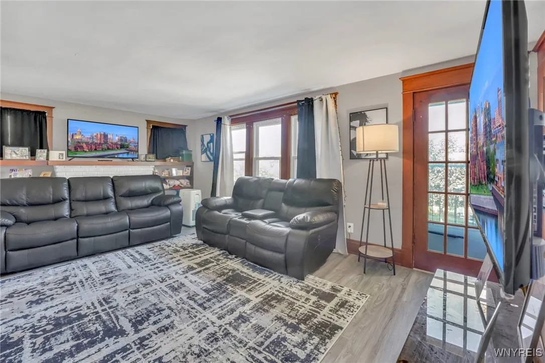 92 Tremont Avenue, Tonawanda, New York 14217, Tonawanda, New York 14217, 4 Bedrooms Bedrooms, ,2 BathroomsBathrooms,Residential,For Sale,92 Tremont Avenue, Tonawanda, New York 14217,0,B1641827