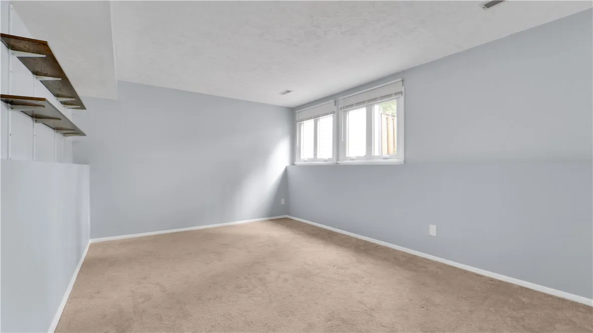 37 Blue Ridge Road, Penfield, New York 14526, Penfield, New York 14526, 4 Bedrooms Bedrooms, 6 Rooms Rooms,2 BathroomsBathrooms,Residential Lease,For Rent,37 Blue Ridge Road, Penfield, New York 14526,0,R1640177