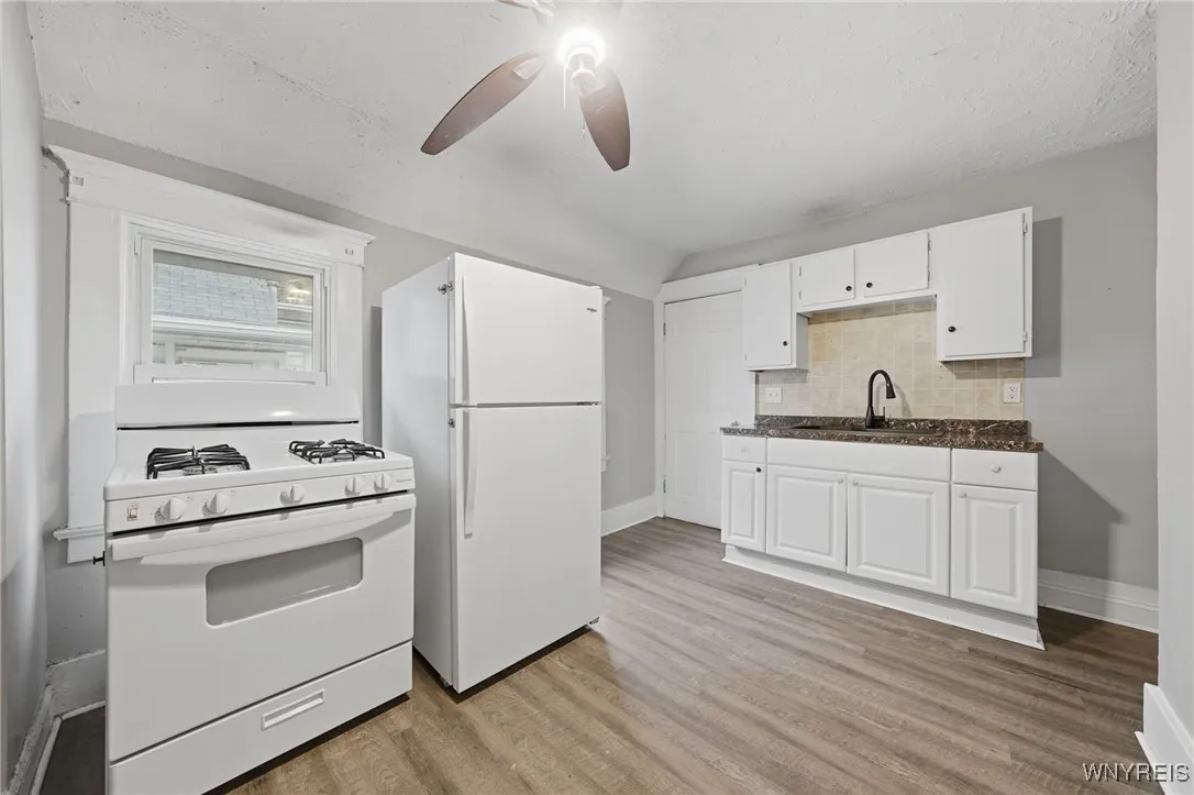 73 Baynes Street, Buffalo, New York 14213, Buffalo, New York 14213, 4 Bedrooms Bedrooms, ,2 BathroomsBathrooms,Residential,For Sale,73 Baynes Street, Buffalo, New York 14213,0,B1641837