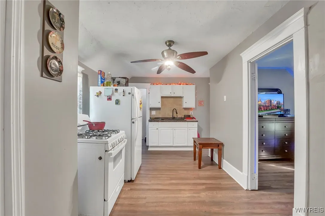 73 Baynes Street, Buffalo, New York 14213, Buffalo, New York 14213, 4 Bedrooms Bedrooms, ,2 BathroomsBathrooms,Residential,For Sale,73 Baynes Street, Buffalo, New York 14213,0,B1641837