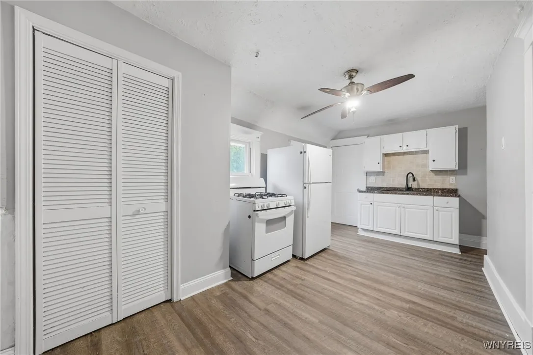 73 Baynes Street, Buffalo, New York 14213, Buffalo, New York 14213, 4 Bedrooms Bedrooms, ,2 BathroomsBathrooms,Residential,For Sale,73 Baynes Street, Buffalo, New York 14213,0,B1641837