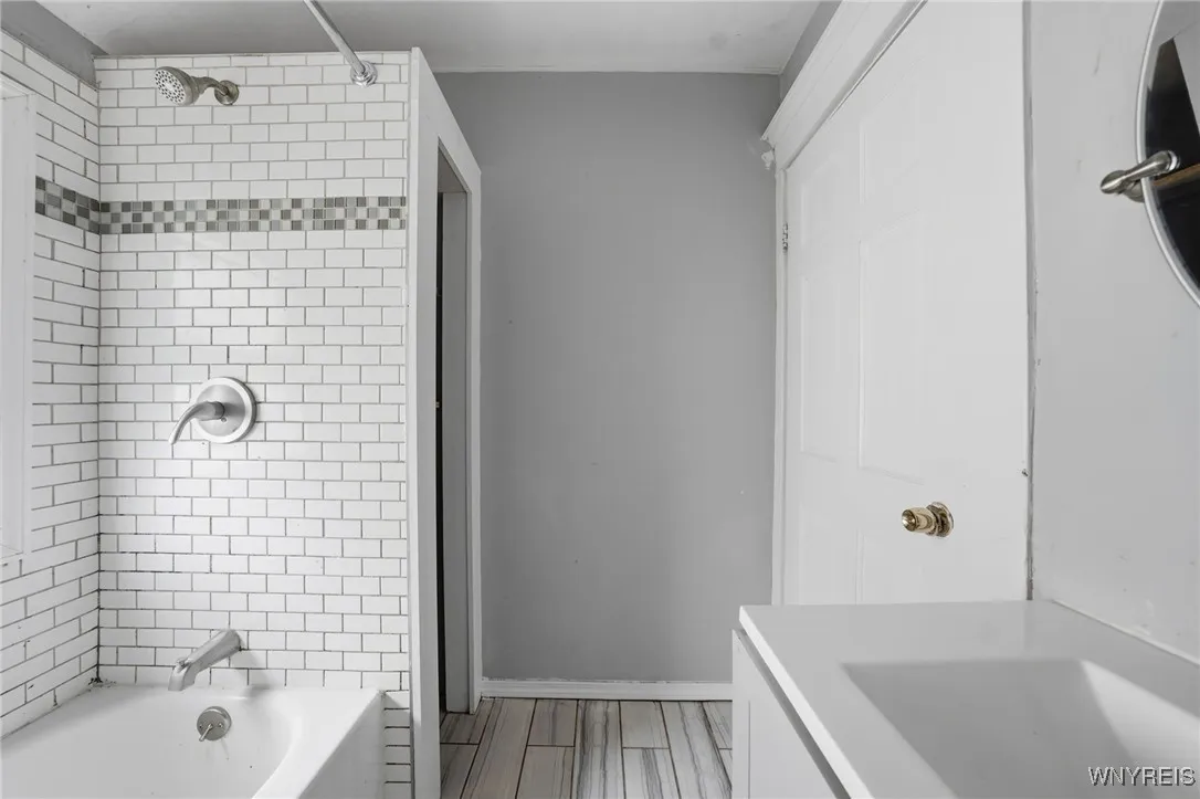 73 Baynes Street, Buffalo, New York 14213, Buffalo, New York 14213, 4 Bedrooms Bedrooms, ,2 BathroomsBathrooms,Residential,For Sale,73 Baynes Street, Buffalo, New York 14213,0,B1641837