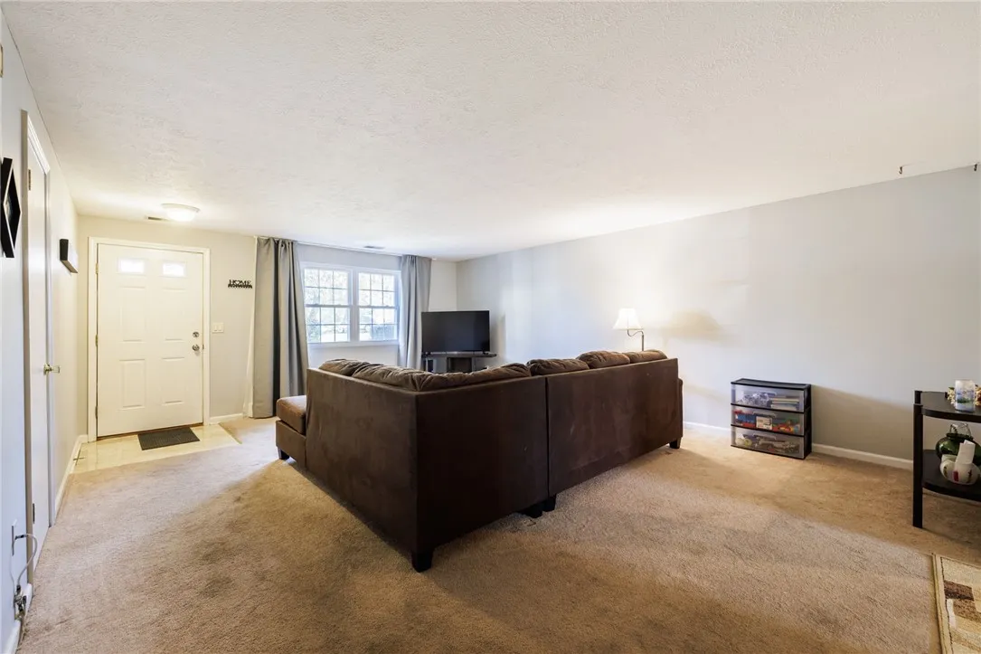 1 Salmon Run, Parma, New York 14468, Parma, New York 14468, 2 Bedrooms Bedrooms, 6 Rooms Rooms,2 BathroomsBathrooms,Residential,Closed,1 Salmon Run, Parma, New York 14468,0,R1641522